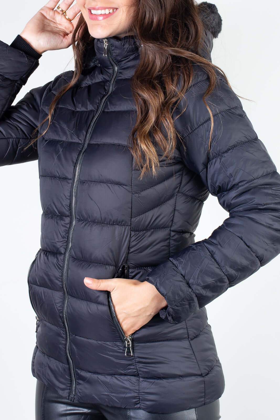 Jaqueta feminina curta de nylon forrada 80239